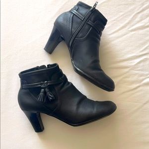 Faux leather Turquoise brand booties 6.5